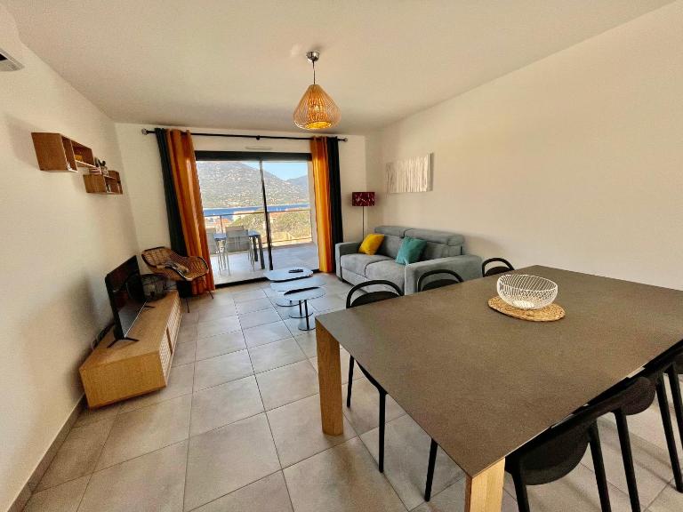 APPART-NEUF-VUE MER- 6 PERS - Bed and Breakfast Propriano