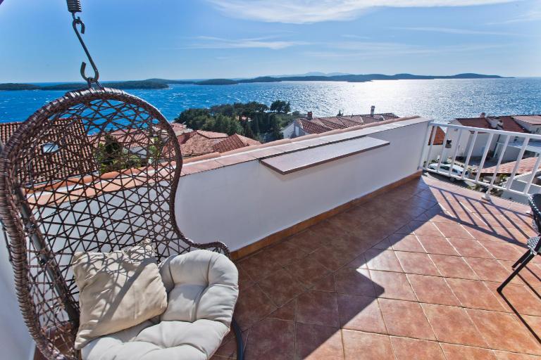 Apartmani Marinka Viskovic - Ferienwohnung Hvar