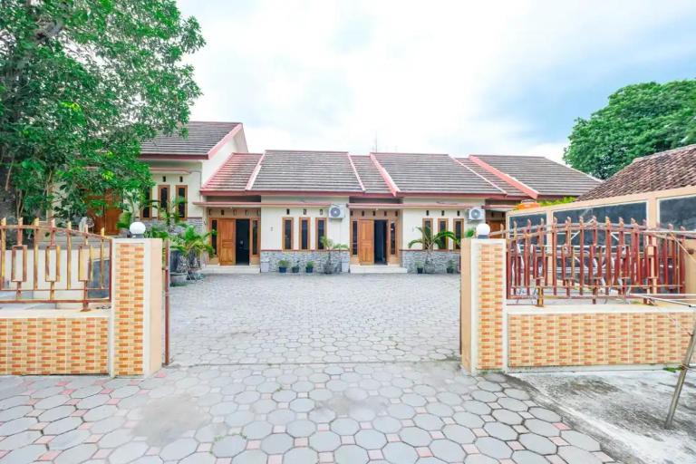 Riverside Homestay Jogja - Bed and Breakfast Jogjakarta