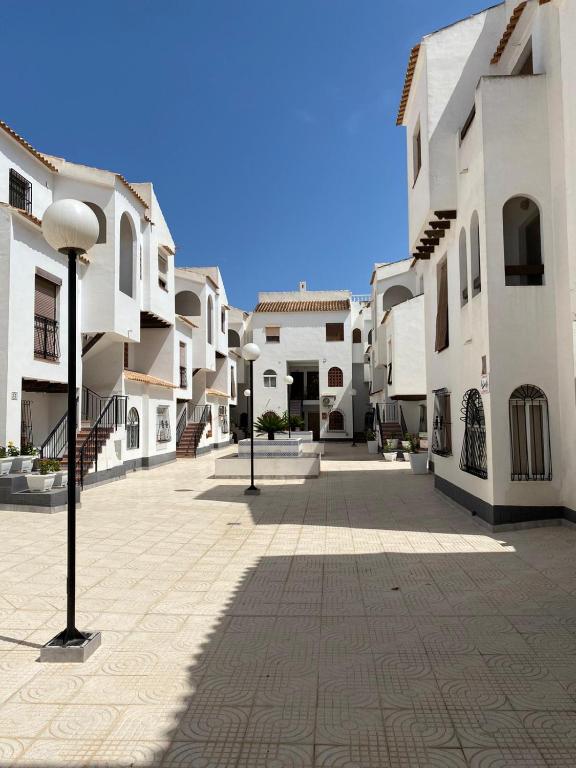 Apartment El Paraiso, 3 Bed 2 bath, 300M from the sea - B&B Torrevieja
