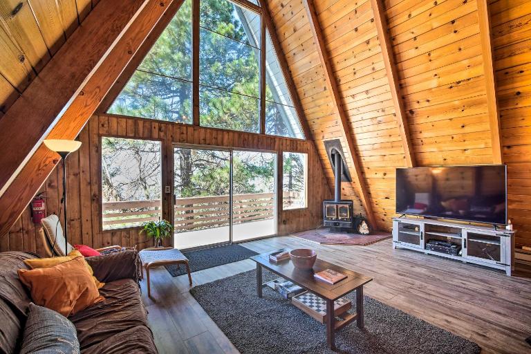 Running Springs Cabin w/ Large Deck + View! - B&B Running Springs