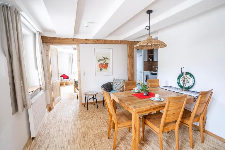Gästehaus Großhöchberg - Bed and Breakfast Spiegelberg