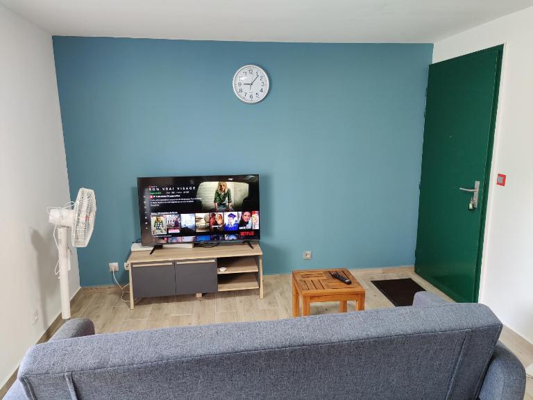 F2 RENOVE FRONT DE MER SILVER BLUE - Chambres d'hôtes Sainte-Suzanne