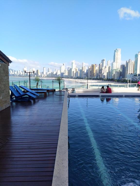 Apart um dormitório com vista para estrada da rainha - B&B Balneário Camboriú