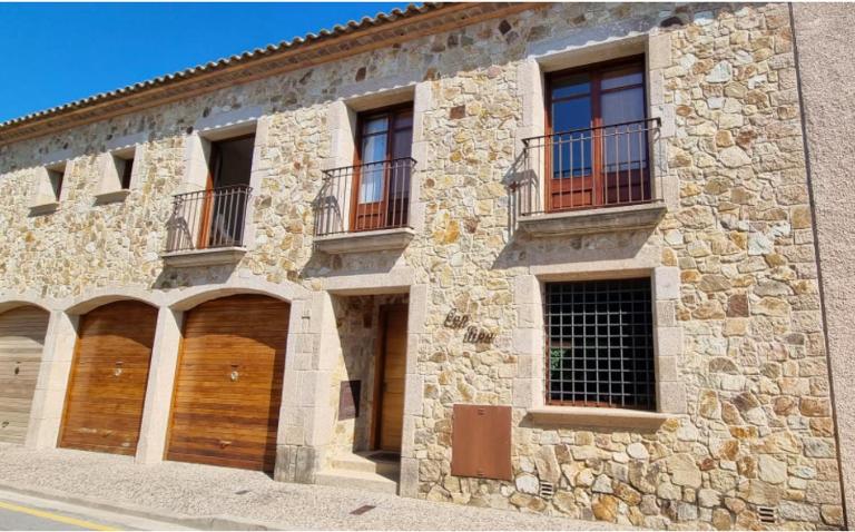 CanTina a Charming & Artistic house with pool - Bed and Breakfast Castell-Platja d'Aro