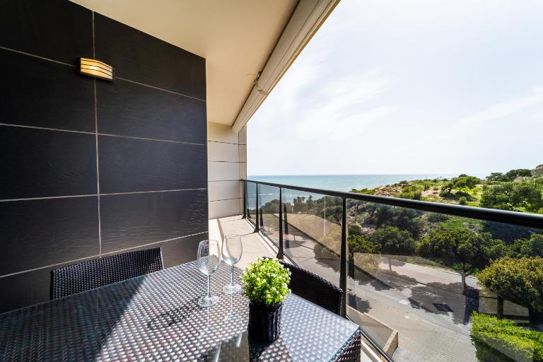 Primera línea de mar con piscina, gimnasio y parking 2 hab y 2 baños - Ferienwohnung Villajoyosa