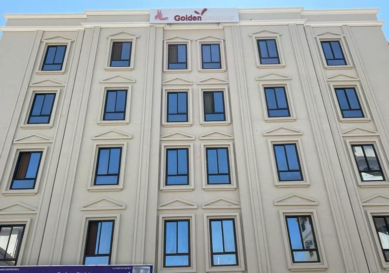 Golden Seasons Furnished Apartment 6 - B&B Salalá