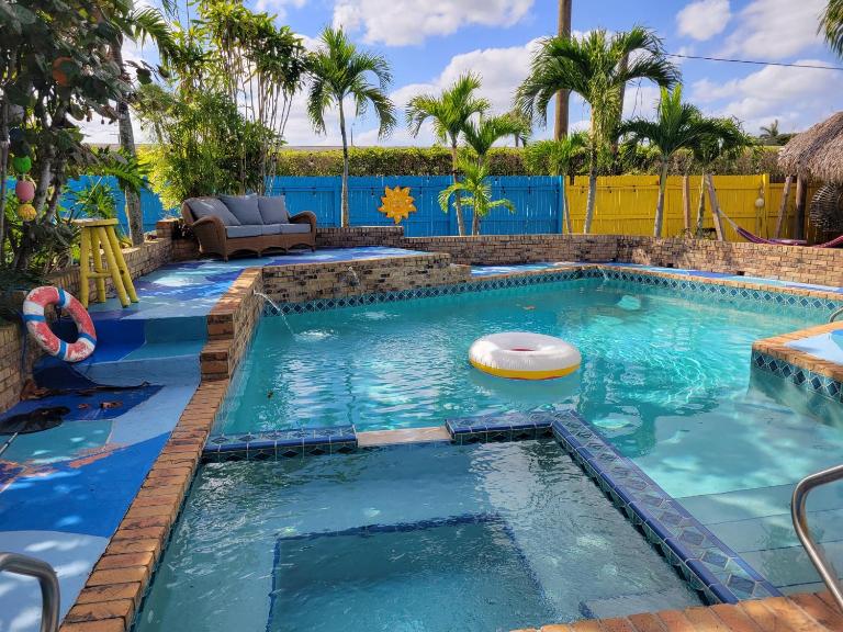 Susan and Ledif's Tropical Hideaway - Ferienwohnung Greenacres City