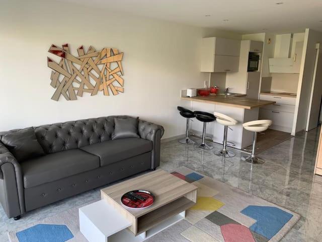 studio dans résidence avec piscine - B&B Antibes