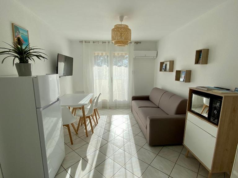 Les locations Cinaureva « Village de la mer » - B&B La Londe-les-Maures
