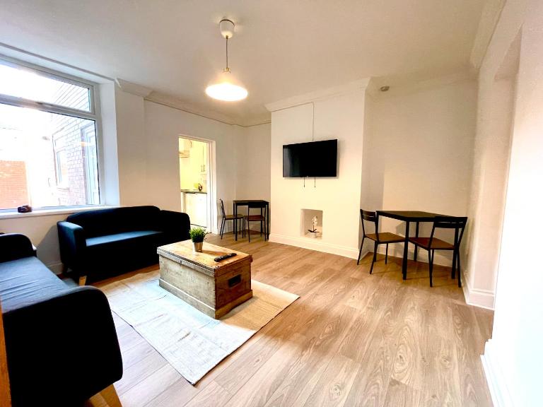 Huge serviced Apartment with FREE PARKING - B&B Jesmond