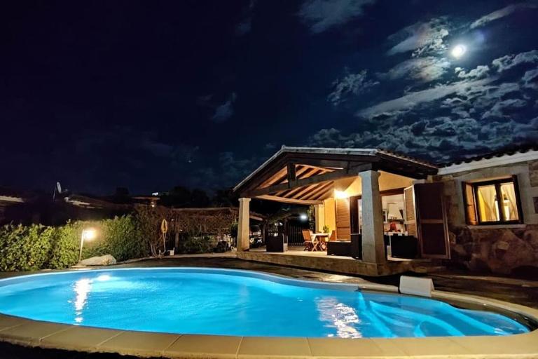 Villa Janas con piscina privata Budoni - B&B Tanaunella
