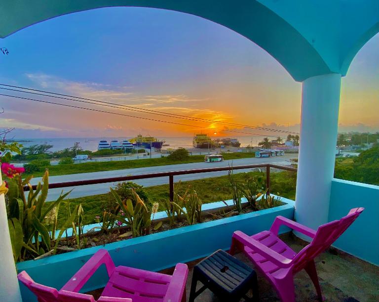 Casa Cielo Studio 2 with detached Balcony - B&B Isla Mujeres