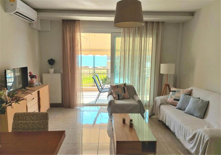 Myrsini’s sea view apartment - B&B Nea Peramos
