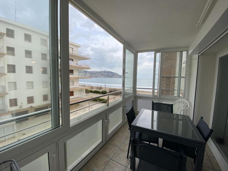 Residencia de la Platja - B&B Roses