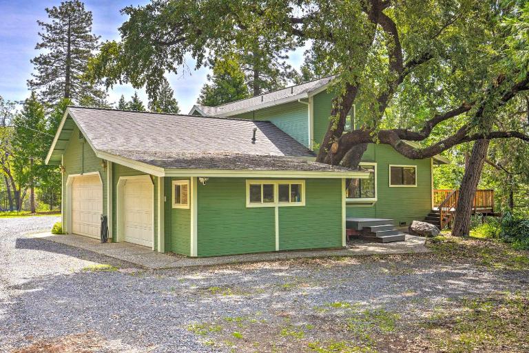 10 Acres w/ Stunning Views: Apple Hill Home! - Bed and Breakfast Camino