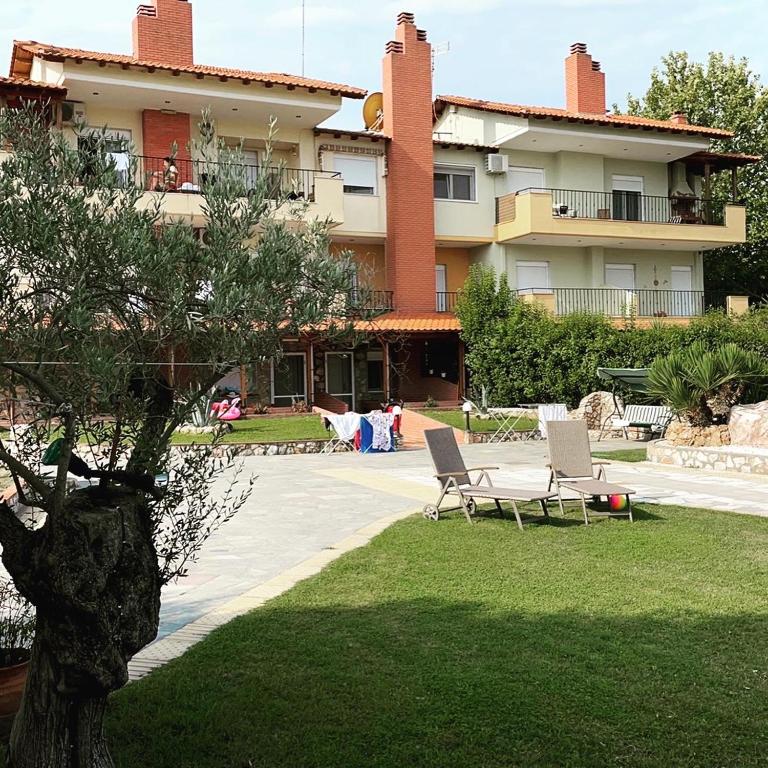 Makis Nest Apart-Hotel - Chambres d'hôtes Vourvourou