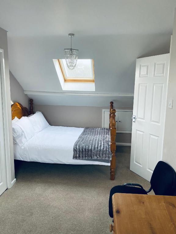 Rosewood Guest House - B&B Swindon