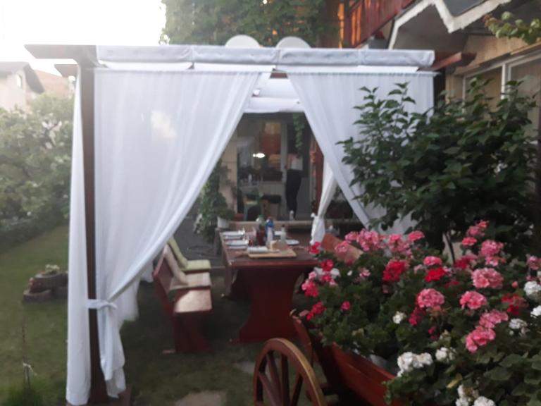 къща за гости Градина - B&B Aheloy