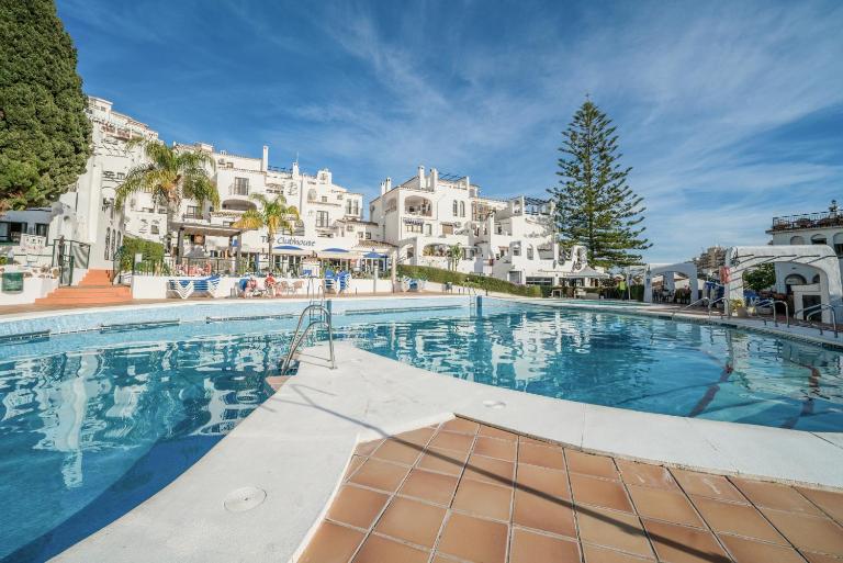 Freshly renovated, modern penthouse Pueblo Evita! - Ferienwohnung Benalmádena
