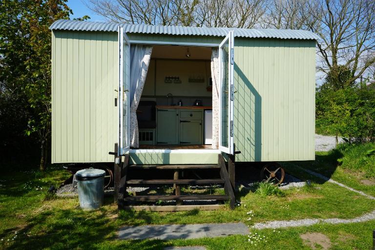 Hillcrest Hut - B&B Tenby