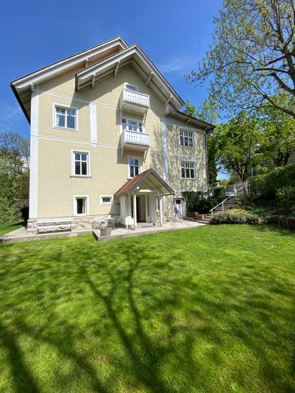 Historical Villa in the heart of Bled 2 - Bed and Breakfast Bled