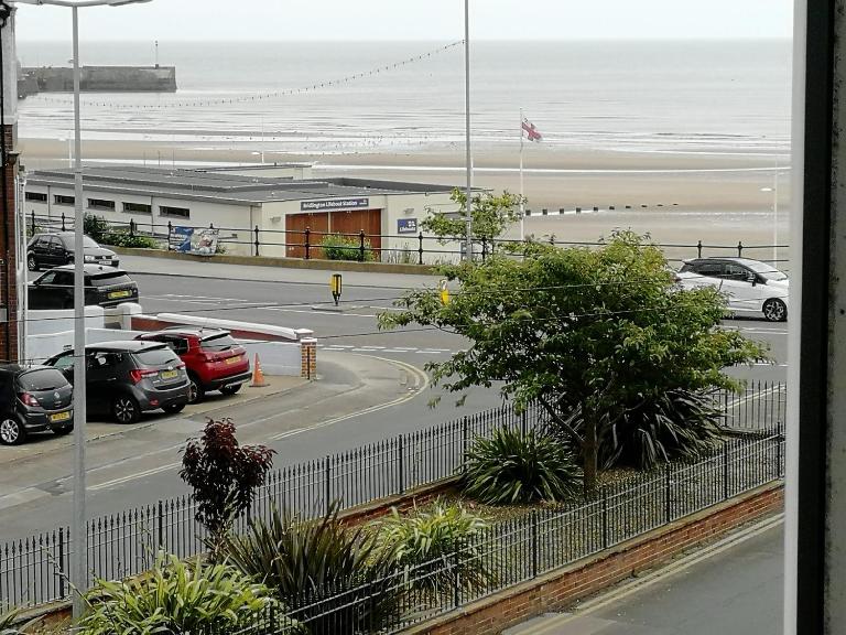 Ashton Holiday Flats Seaviews - Bed and Breakfast Bridlington