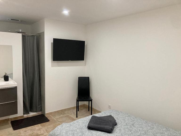 mas feuillade logement partagé - Chambres d'hôtes Nîmes
