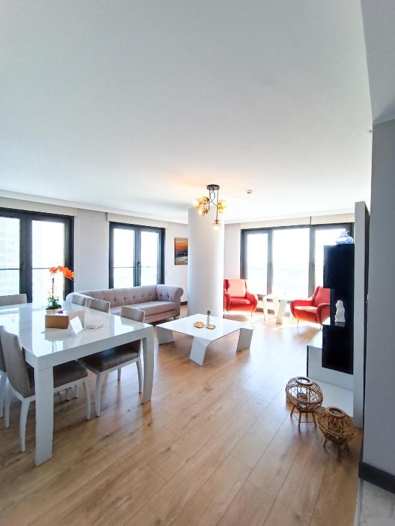 Luxury Fully Equipped 3BR 2BA Apartment by Siena Suites - Ferienwohnung Istanbul