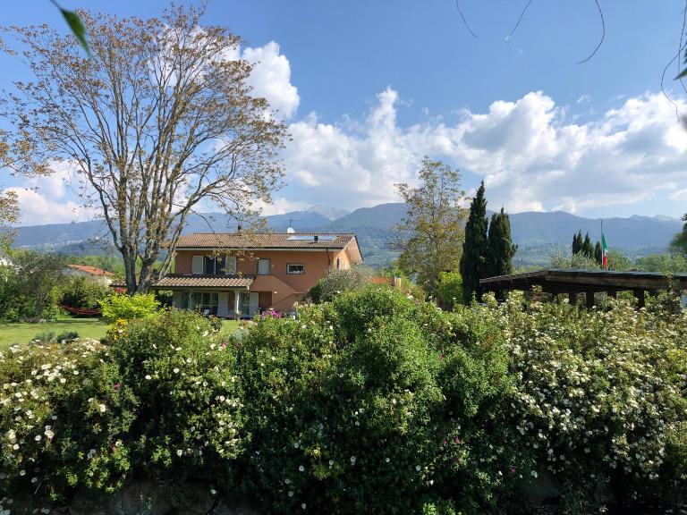 Casa "Le Rondinelle" - B&B Montignoso