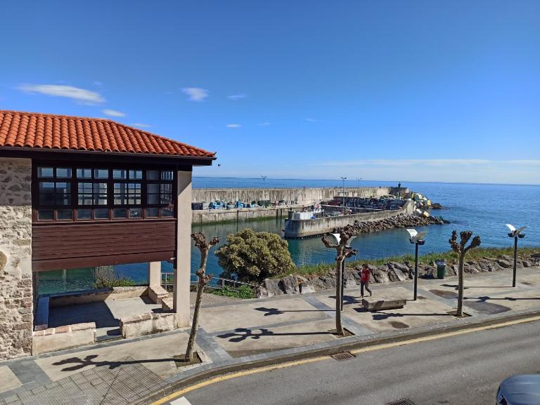 Bocana del Puerto, apartamento en Llanes con vistas al mar VUT-3242-AS - Bed and Breakfast Llanes
