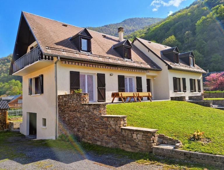 Grande villa avec jardin privatif - Bagnères de Luchon - Ferienwohnung Juzet-de-Luchon