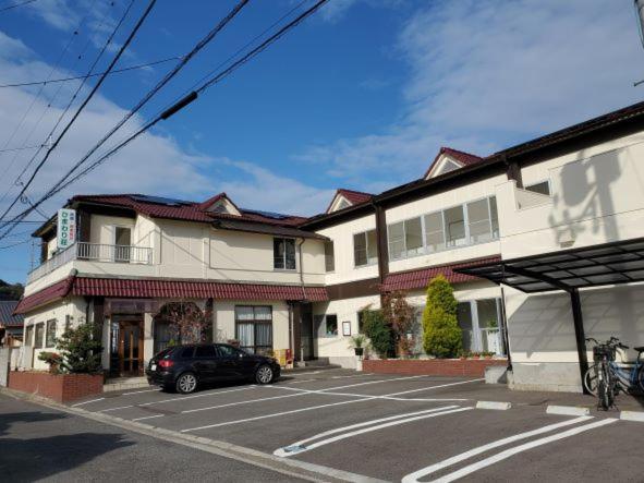 Ryokan Kume Himawari Sou - Bed and Breakfast Sakaidechō