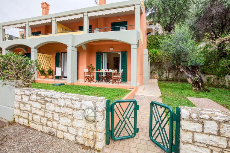 Dimeli Junior Apartment at the beach - B&B Barbáti