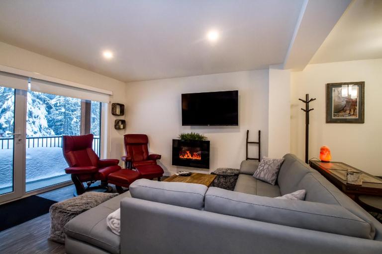 Magog Condo by Revelstoke Vacations - Ferienwohnung Revelstoke