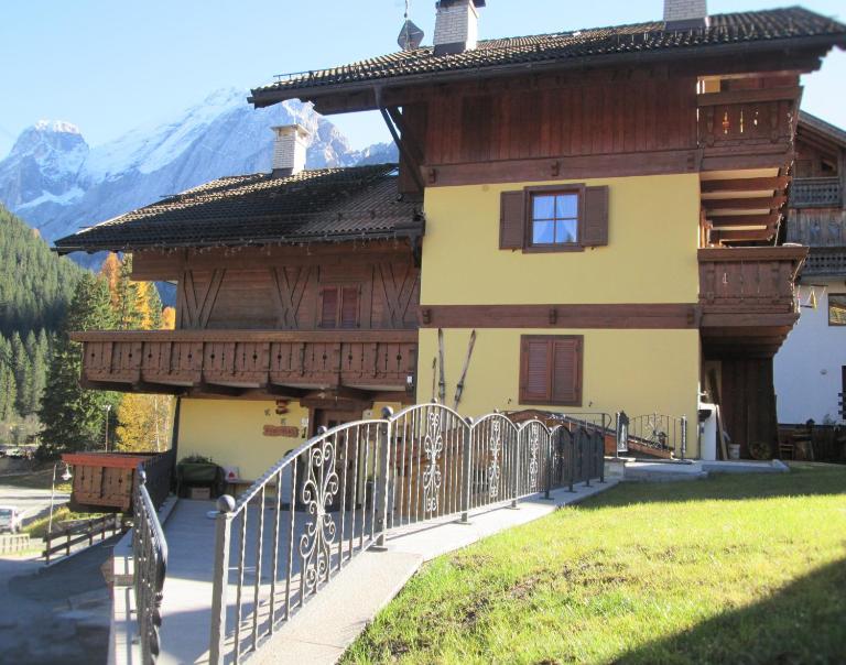 B&B Cesa Marlen - Ferienwohnung Canazei