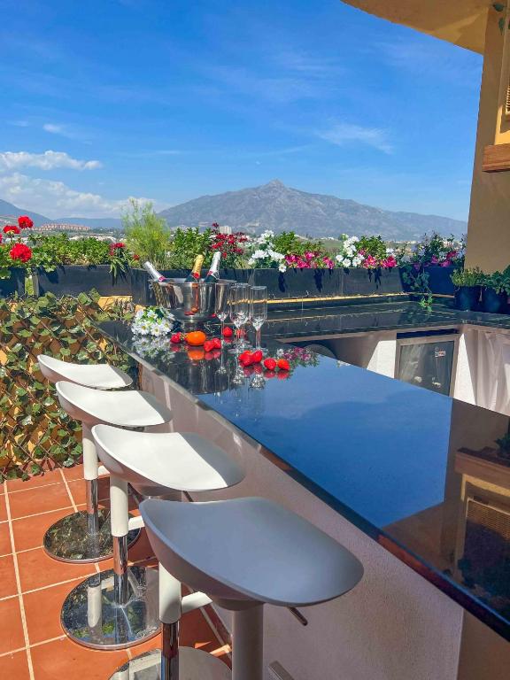 62 - Penthouse in Los Almendros with fantastic vie - Chambres d'hôtes Marbella