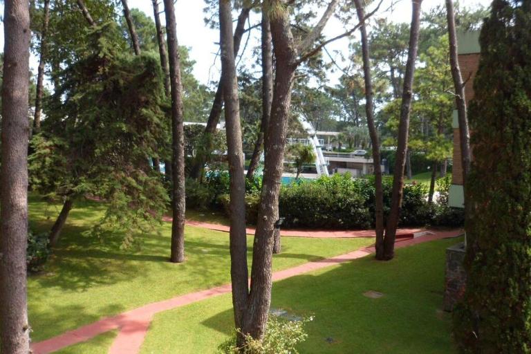 Arcobaleno, gran apartamento con con 2 balcones hacia el Jardín y hacia el frente - B&B Punta del Este