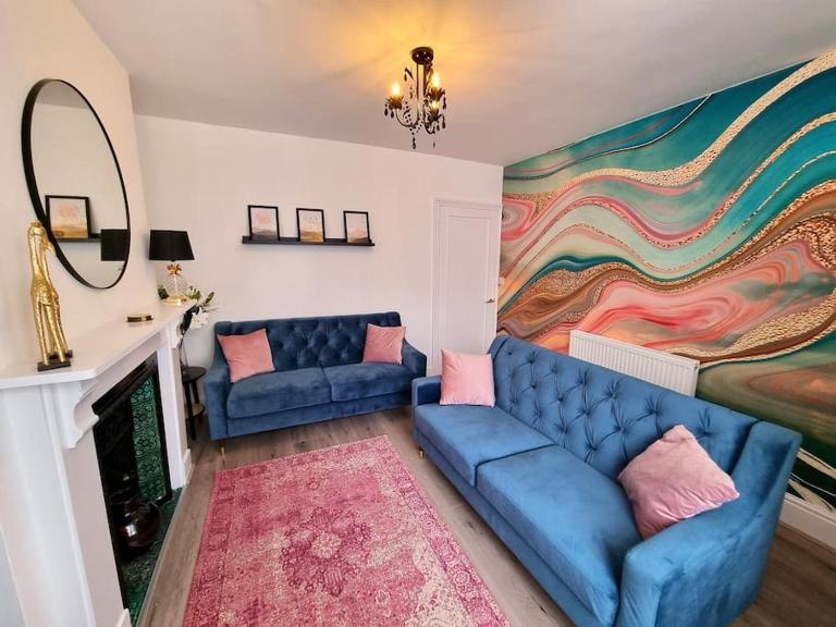 Beautiful & Vibrant City Centre House - B&B Canterbury