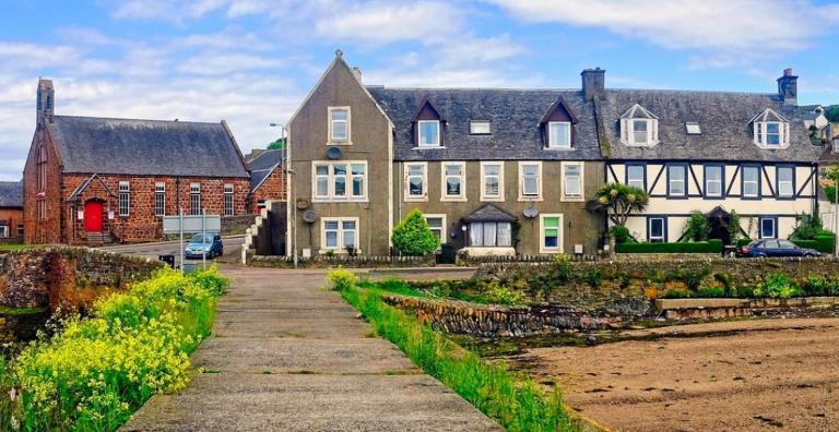 Loch Views Apartment Sleeps 2-Pets Ok-Free Parking - B&B Campbeltown