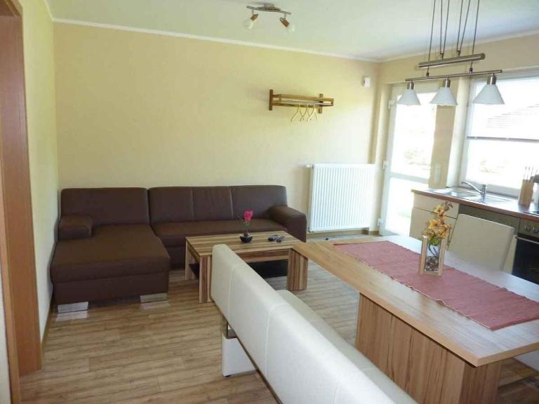 Haus der Seeadler - Appartementhaus Haus der Seeadler - Fewo 1 - Bed and Breakfast Borchtitz