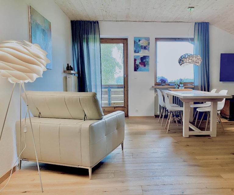Ferienwohnung ChiemseeAlpenBlick - B&B Breitbrunn am Chiemsee