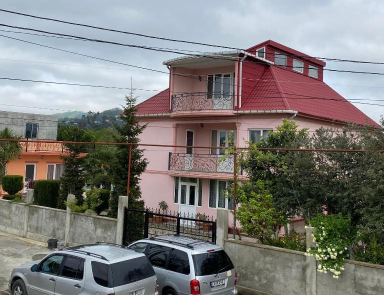 Villa Jakos Paradise - Bed and Breakfast Batoemi