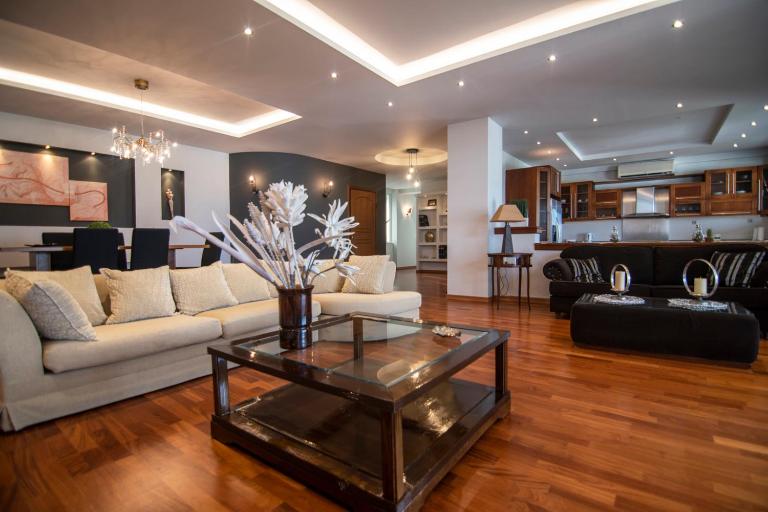 Akrata's Elegant Luxury Suite - B&B Akráta