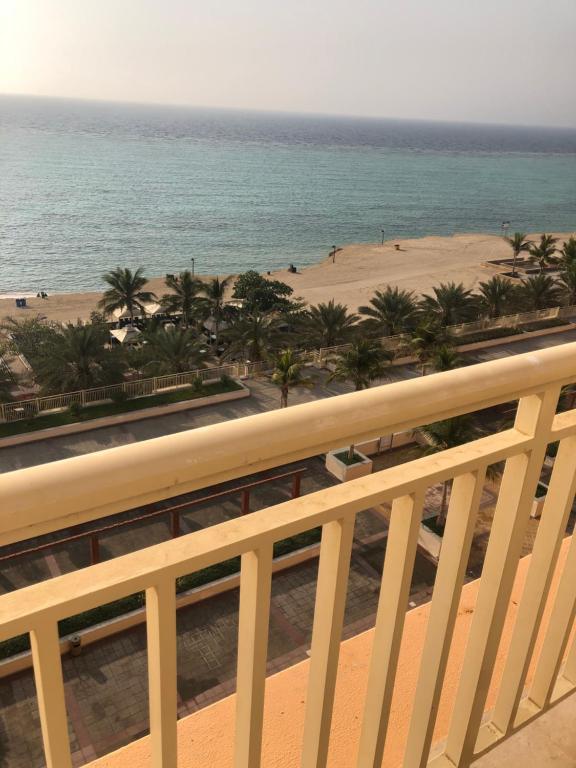 نزل الشاطي 3 عايلات فقط - B&B King Abdullah City