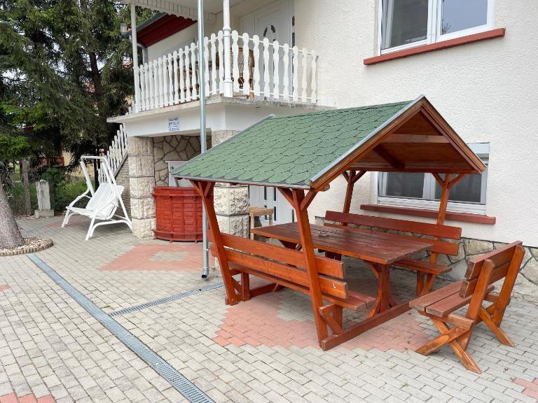 Hunyadi Nyaraló - B&B Balatonkeresztúr
