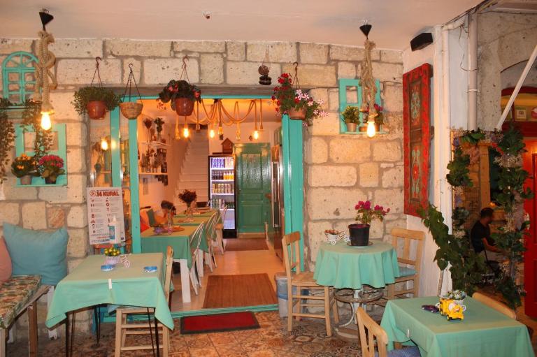 Araçatı Pansiyon - B&B Çeşme