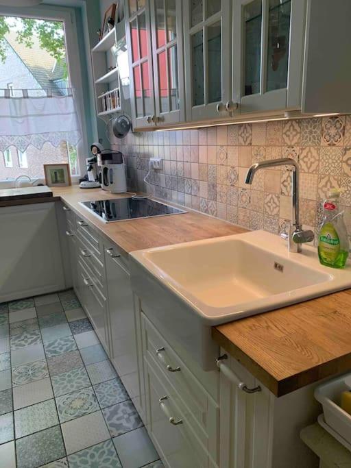 Mitten im Ruhrgebiet immer Willkommen, wlan , Netflix, Parking Free, 100m2 flat - B&B Oberhausen