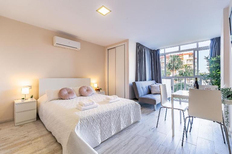 Sun Coast Benalmádena -- Superb studio near the beach with breakfast - B&B Benalmádena