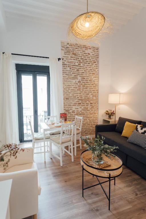 One&Lux Puñonrostro Bright Minimalist Central Home - B&B Seville